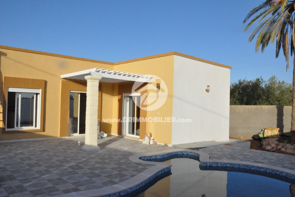V 107 -                            بيع
                           Villa avec piscine Djerba